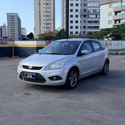 FORD FOCUS 1.6 GL 16V FLEX 4P MANUAL FORD FOCUS 1.6 GL 16V FLEX 4P MANUAL